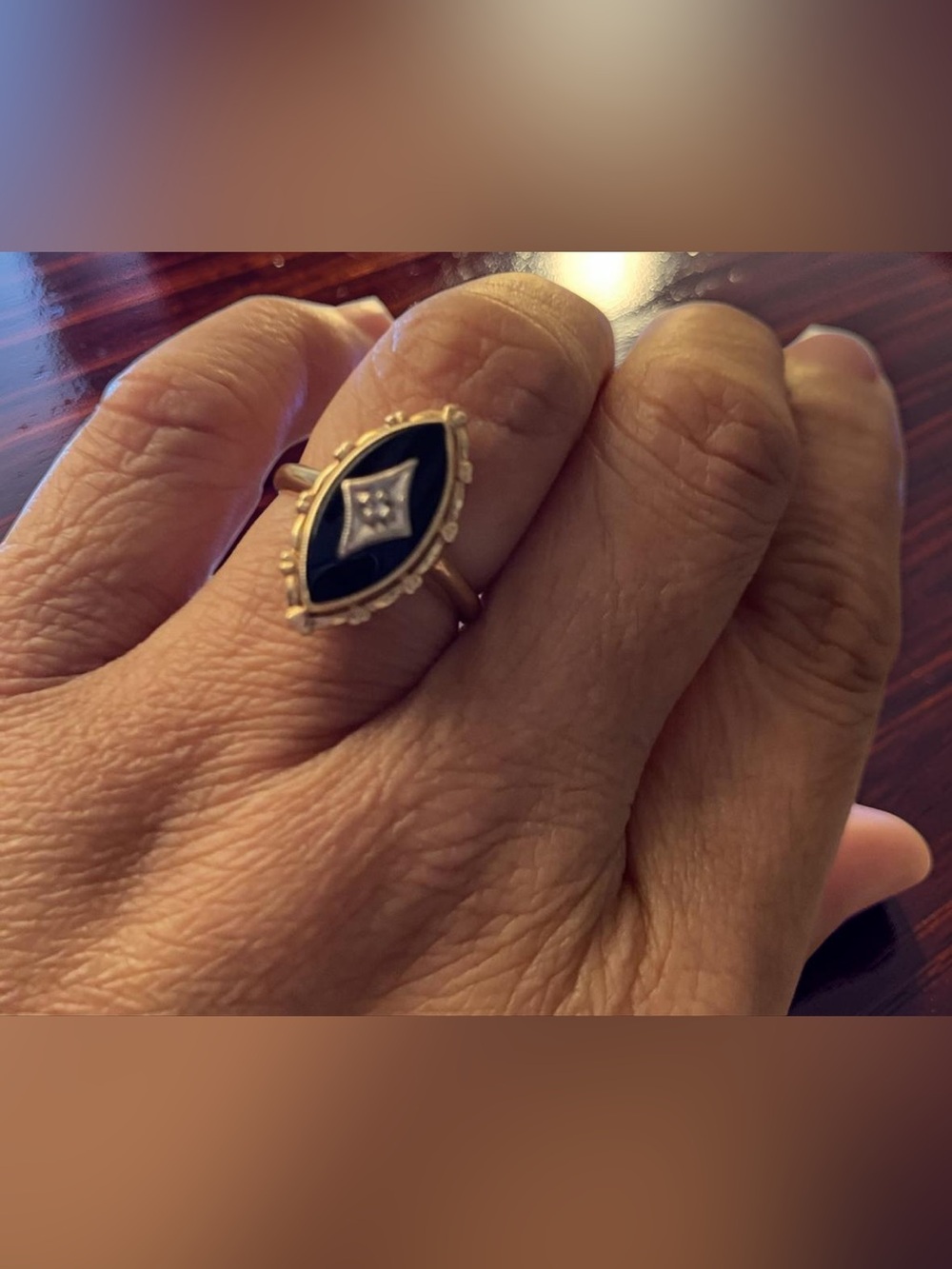 Vintage 10k gold onyx and diamond ring ✨Final markdown, can’t go any lower✨